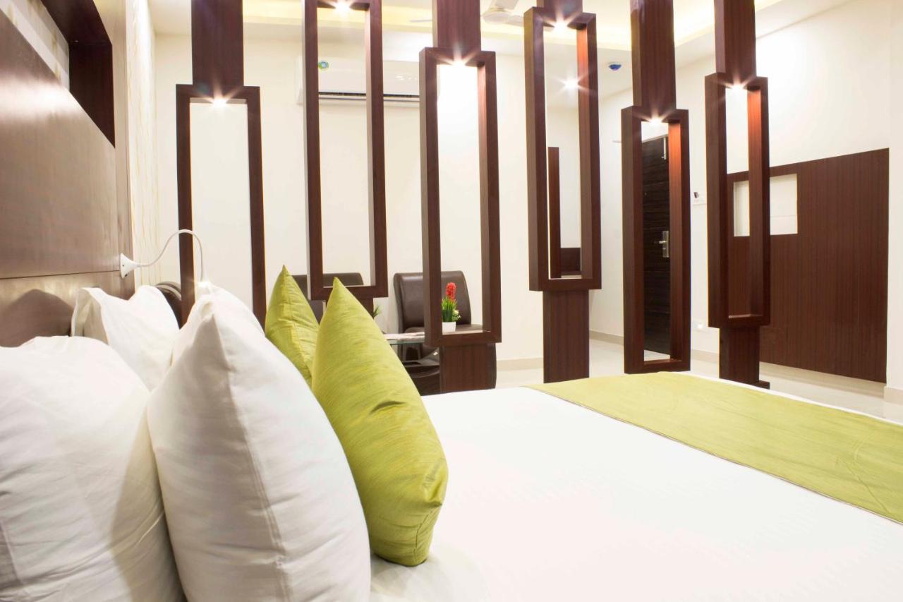 Madhuvan Suites By Blues Dwārka Extérieur photo