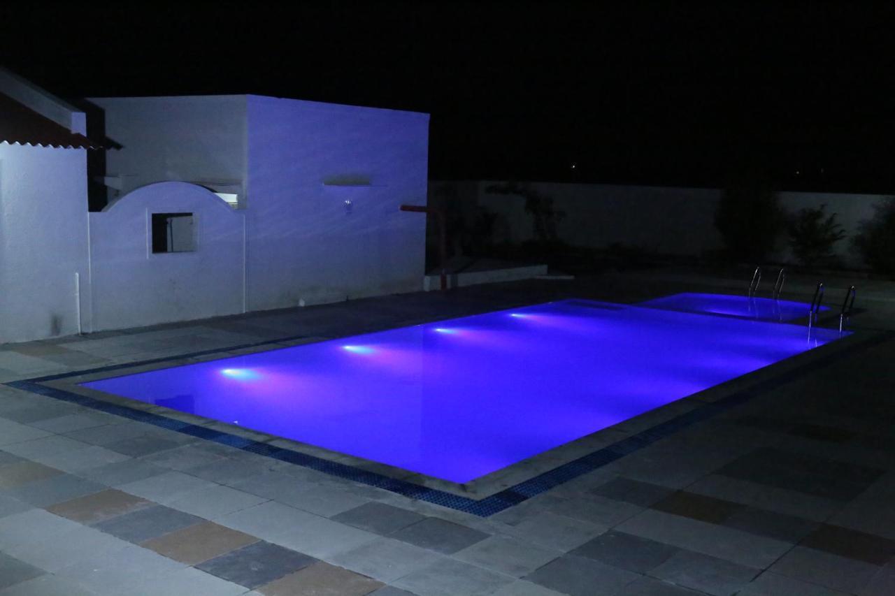 Madhuvan Suites By Blues Dwārka Extérieur photo